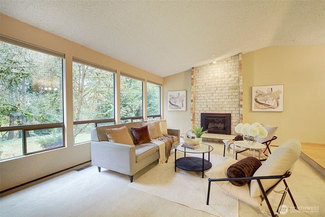 22710 2nd Avenue SE, Bothell, WA 98021