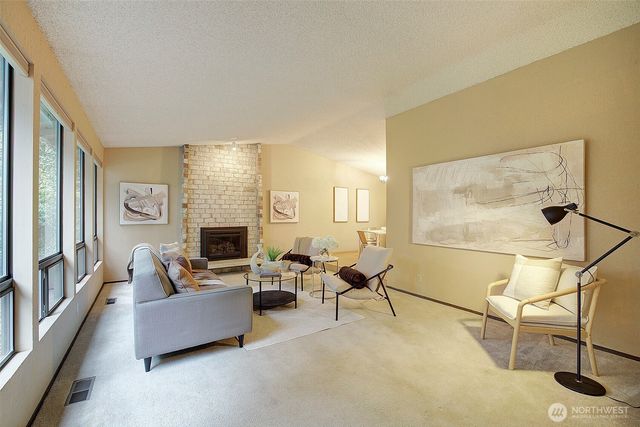 22710 2nd Avenue SE, Bothell, WA 98021