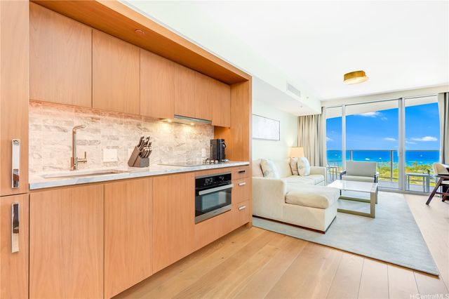 2139 Kuhio Avenue 27th Floor, Honolulu, HI 96815