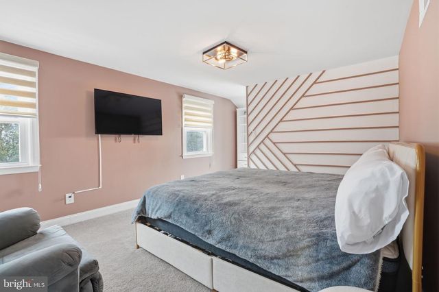 5 WILLOW RD, Lawrence Township, NJ 08648