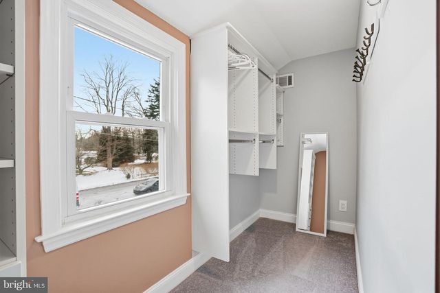 5 WILLOW RD, Lawrence Township, NJ 08648