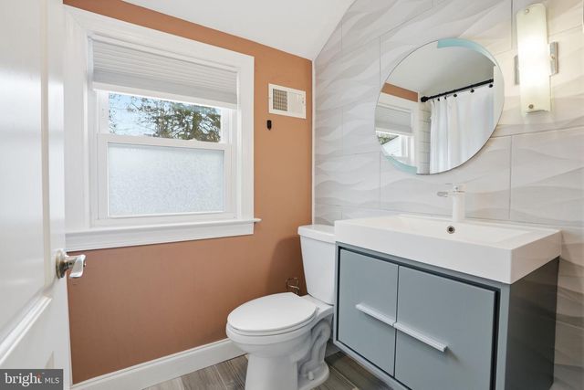 5 WILLOW RD, Lawrence Township, NJ 08648