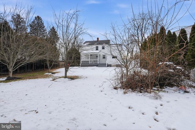 5 WILLOW RD, Lawrence Township, NJ 08648