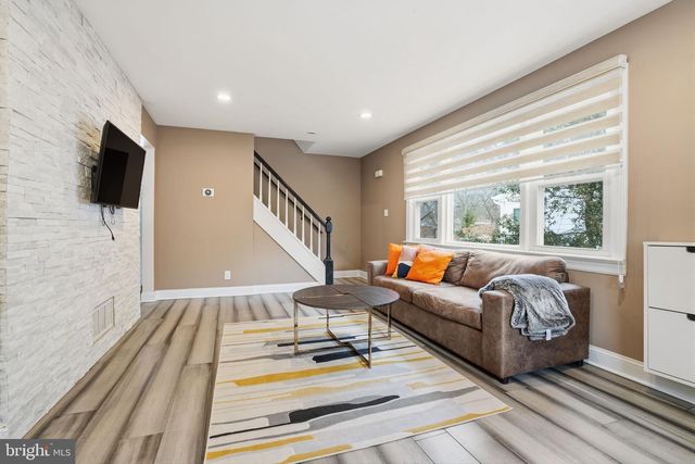 5 WILLOW RD, Lawrence Township, NJ 08648