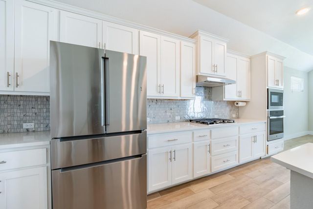 1012 Heartleaf DR, Leander, TX 78641