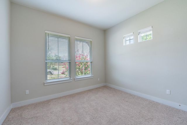 1012 Heartleaf DR, Leander, TX 78641