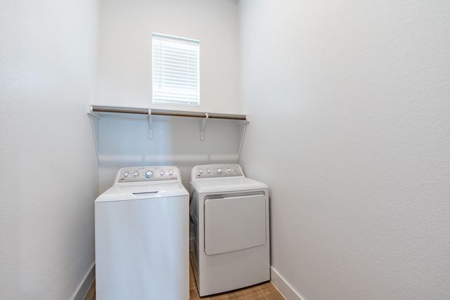 1012 Heartleaf DR, Leander, TX 78641