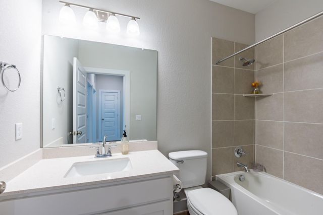1012 Heartleaf DR, Leander, TX 78641