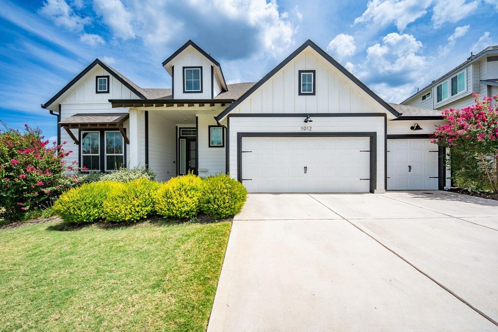 1012 Heartleaf DR, Leander, TX 78641