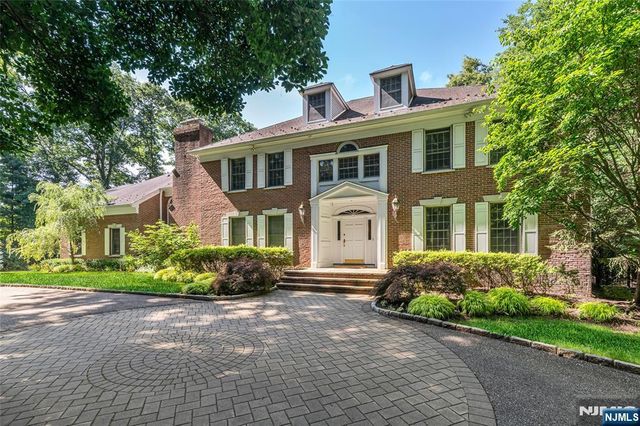 27 Cameron Road, Saddle River, NJ 07458
