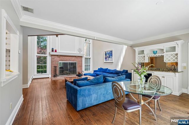 27 Cameron Road, Saddle River, NJ 07458