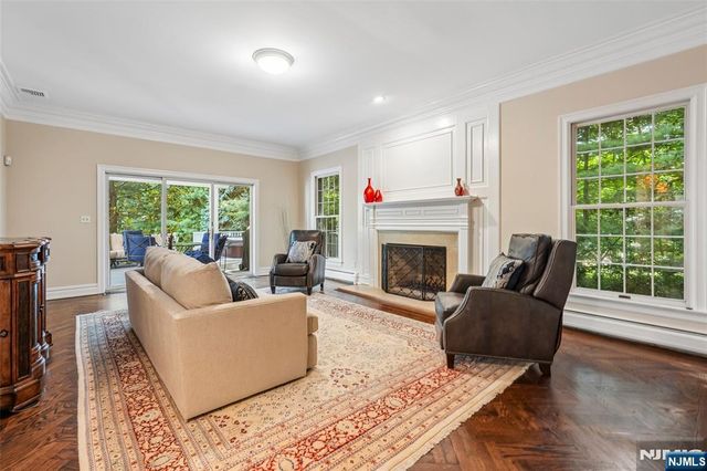27 Cameron Road, Saddle River, NJ 07458
