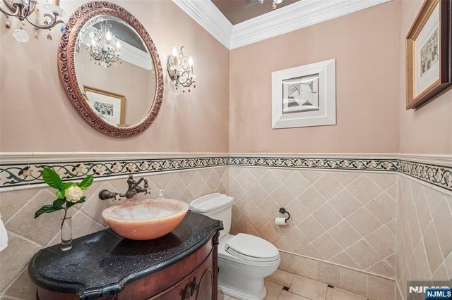 27 Cameron Road, Saddle River, NJ 07458