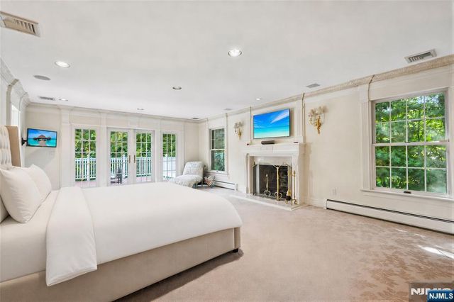 27 Cameron Road, Saddle River, NJ 07458
