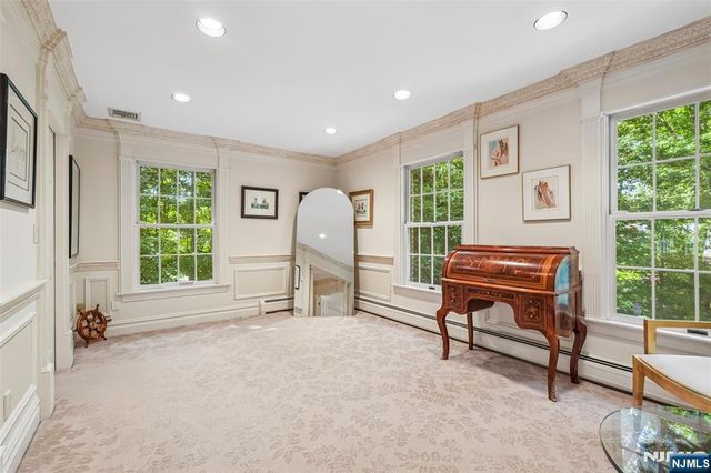 27 Cameron Road, Saddle River, NJ 07458