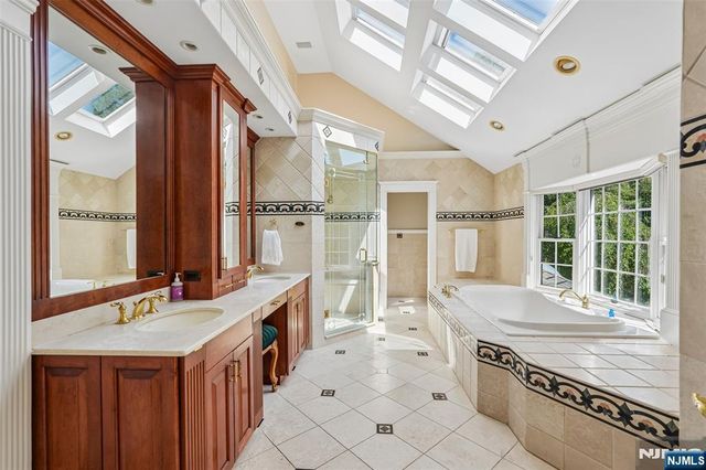 27 Cameron Road, Saddle River, NJ 07458