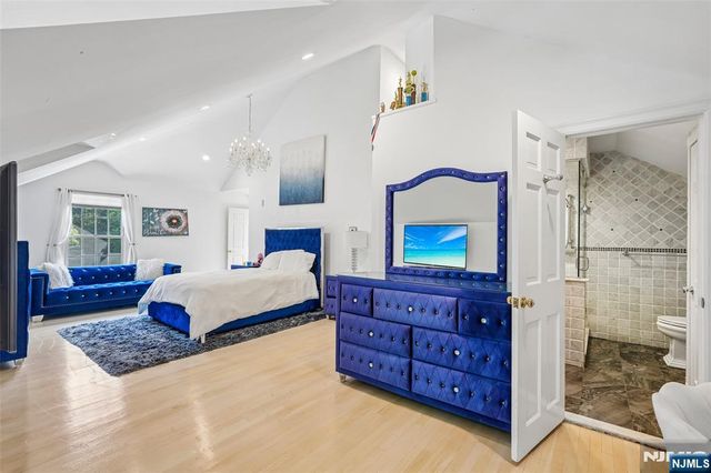 27 Cameron Road, Saddle River, NJ 07458