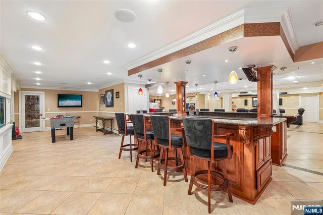 27 Cameron Road, Saddle River, NJ 07458