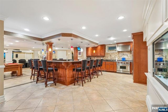 27 Cameron Road, Saddle River, NJ 07458