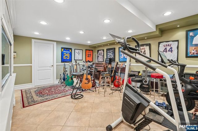 27 Cameron Road, Saddle River, NJ 07458