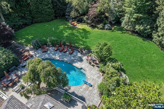 27 Cameron Road, Saddle River, NJ 07458