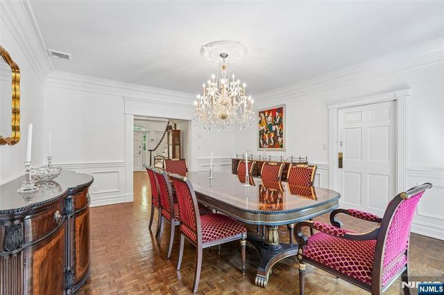 27 Cameron Road, Saddle River, NJ 07458