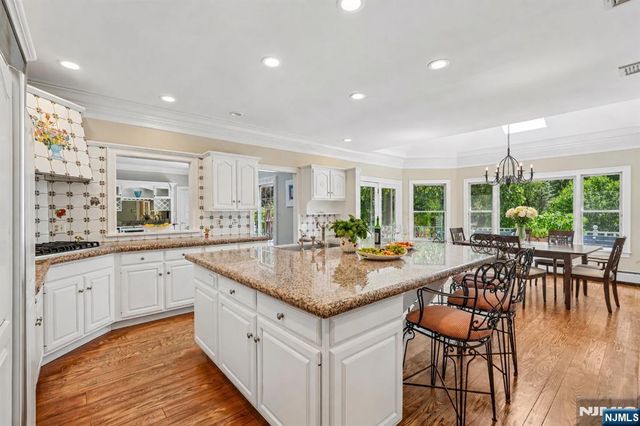 27 Cameron Road, Saddle River, NJ 07458