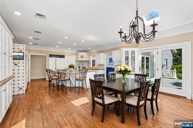 27 Cameron Road, Saddle River, NJ 07458