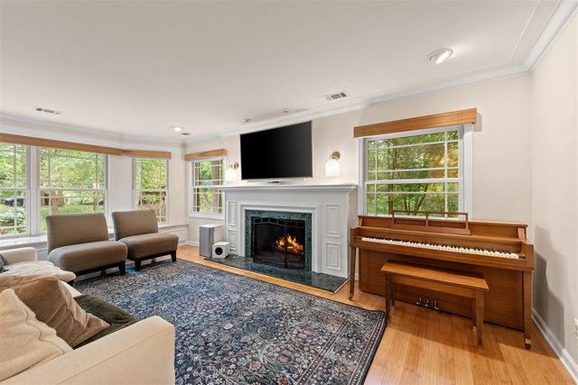 21200 W 13 Mile Road, Beverly Hills, MI 48025