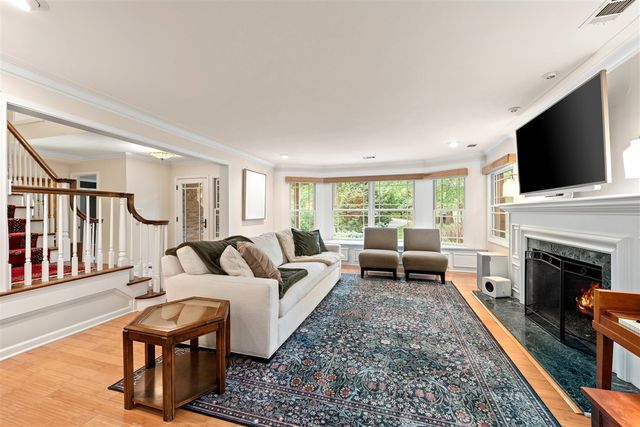 21200 W 13 Mile Road, Beverly Hills, MI 48025