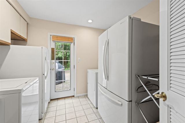 21200 W 13 Mile Road, Beverly Hills, MI 48025