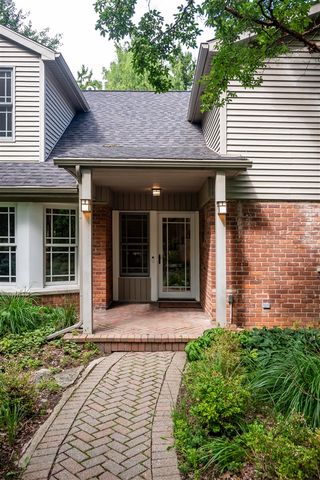 21200 W 13 Mile Road, Beverly Hills, MI 48025