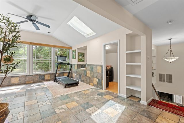 21200 W 13 Mile Road, Beverly Hills, MI 48025