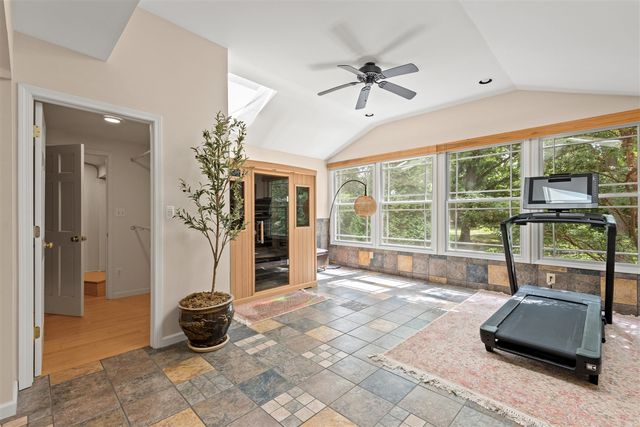 21200 W 13 Mile Road, Beverly Hills, MI 48025