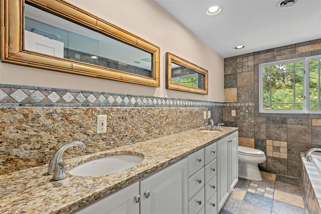 21200 W 13 Mile Road, Beverly Hills, MI 48025