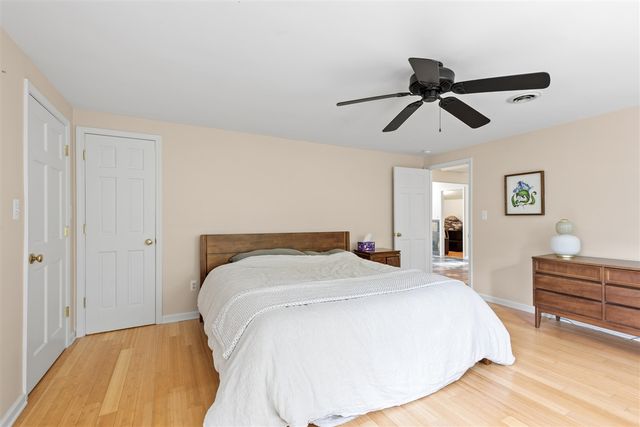 21200 W 13 Mile Road, Beverly Hills, MI 48025