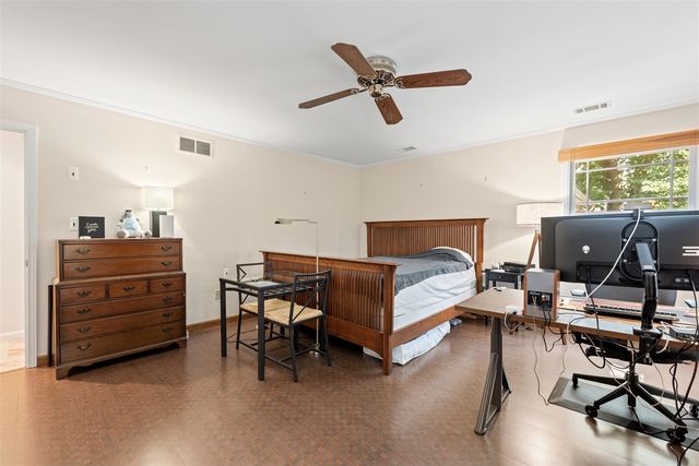21200 W 13 Mile Road, Beverly Hills, MI 48025