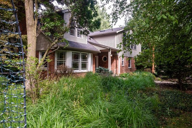 21200 W 13 Mile Road, Beverly Hills, MI 48025
