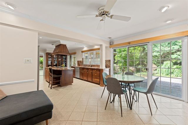 21200 W 13 Mile Road, Beverly Hills, MI 48025