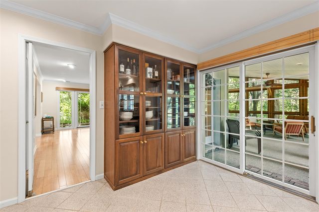 21200 W 13 Mile Road, Beverly Hills, MI 48025