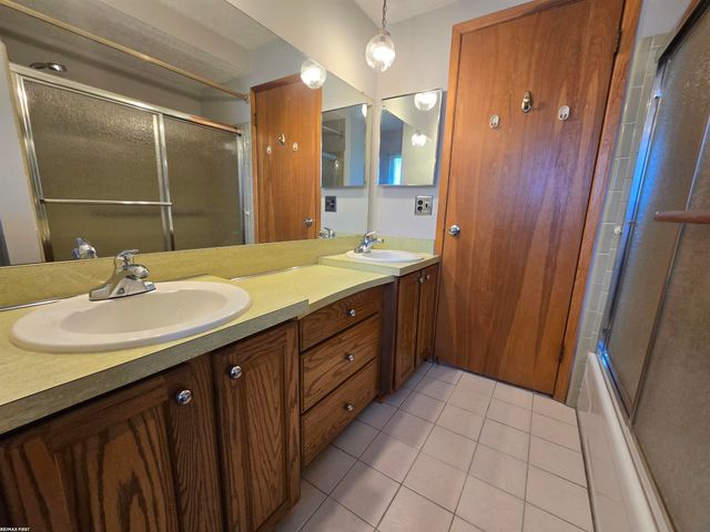 14968 Clemson Drive, Sterling Heights, MI 48313