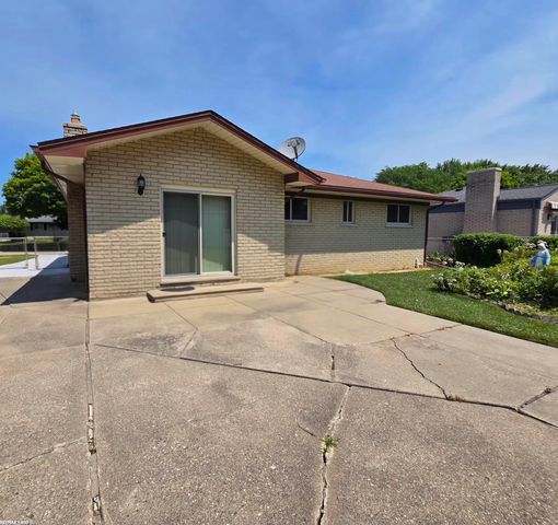 14968 Clemson Drive, Sterling Heights, MI 48313