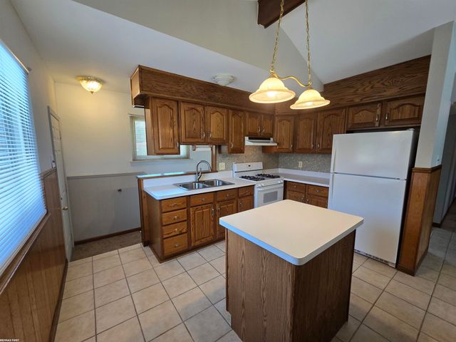 14968 Clemson Drive, Sterling Heights, MI 48313