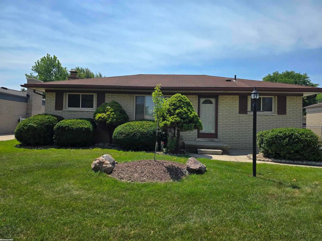 14968 Clemson Drive, Sterling Heights, MI 48313