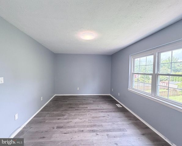 12 HALLVIEW CT, Perry Hall, MD 21128