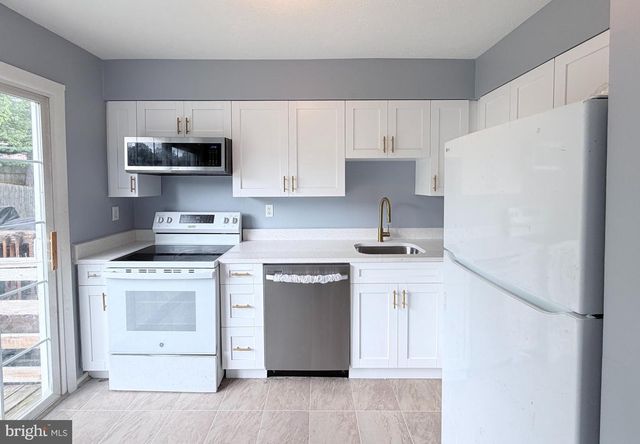 12 HALLVIEW CT, Perry Hall, MD 21128