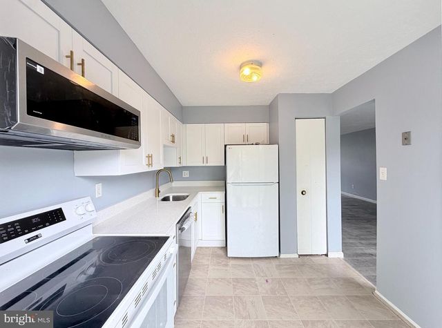 12 HALLVIEW CT, Perry Hall, MD 21128