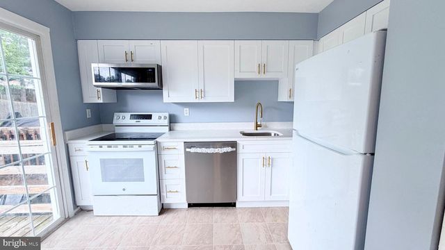 12 HALLVIEW CT, Perry Hall, MD 21128