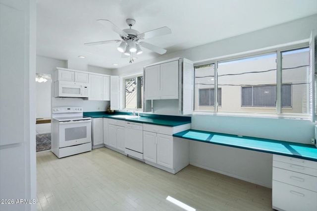 500 W CLARENDON Avenue D6, Phoenix, AZ 85013