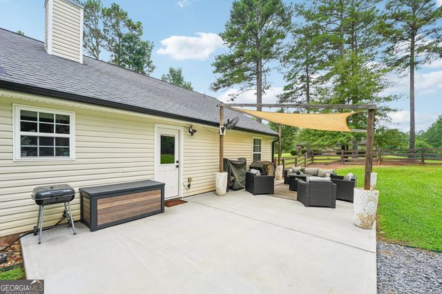 579 Al Roberts Road, Senoia, GA 30276